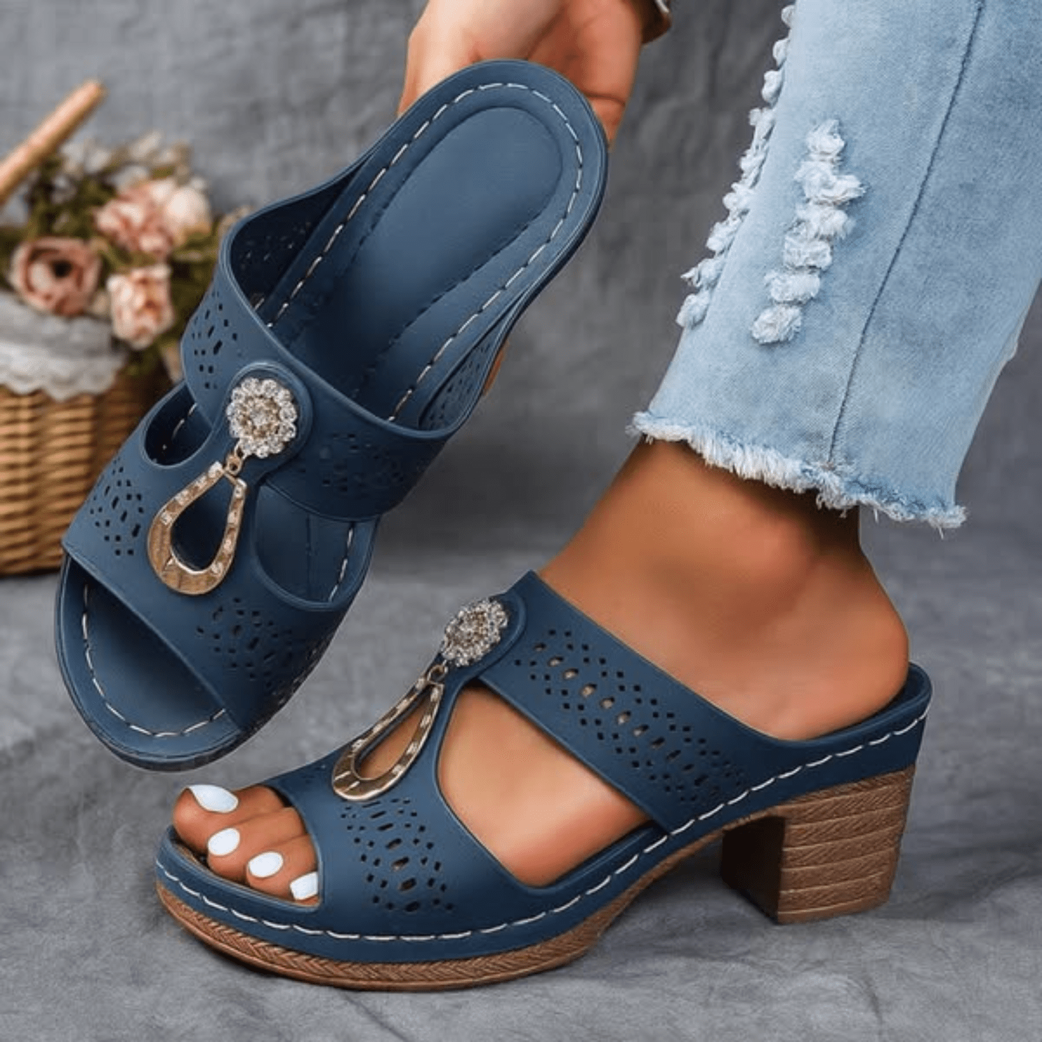 Faith | chic and comfortable orthopedic sandals