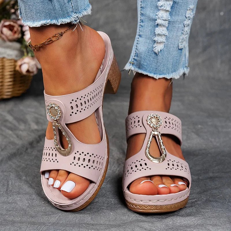 Faith | chic and comfortable orthopedic sandals